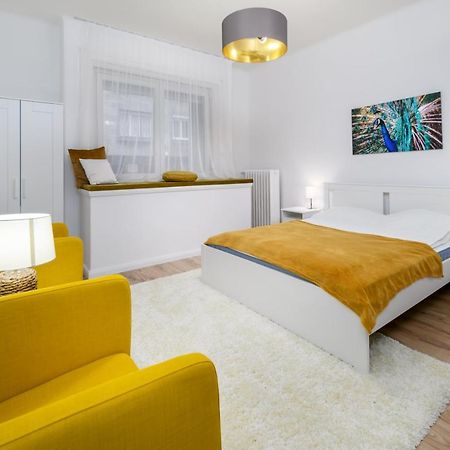 Stylish Spot By The River Danube Budapest Exterior foto