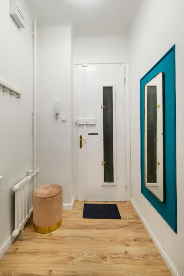 Stylish Spot By The River Danube Budapest Exterior foto